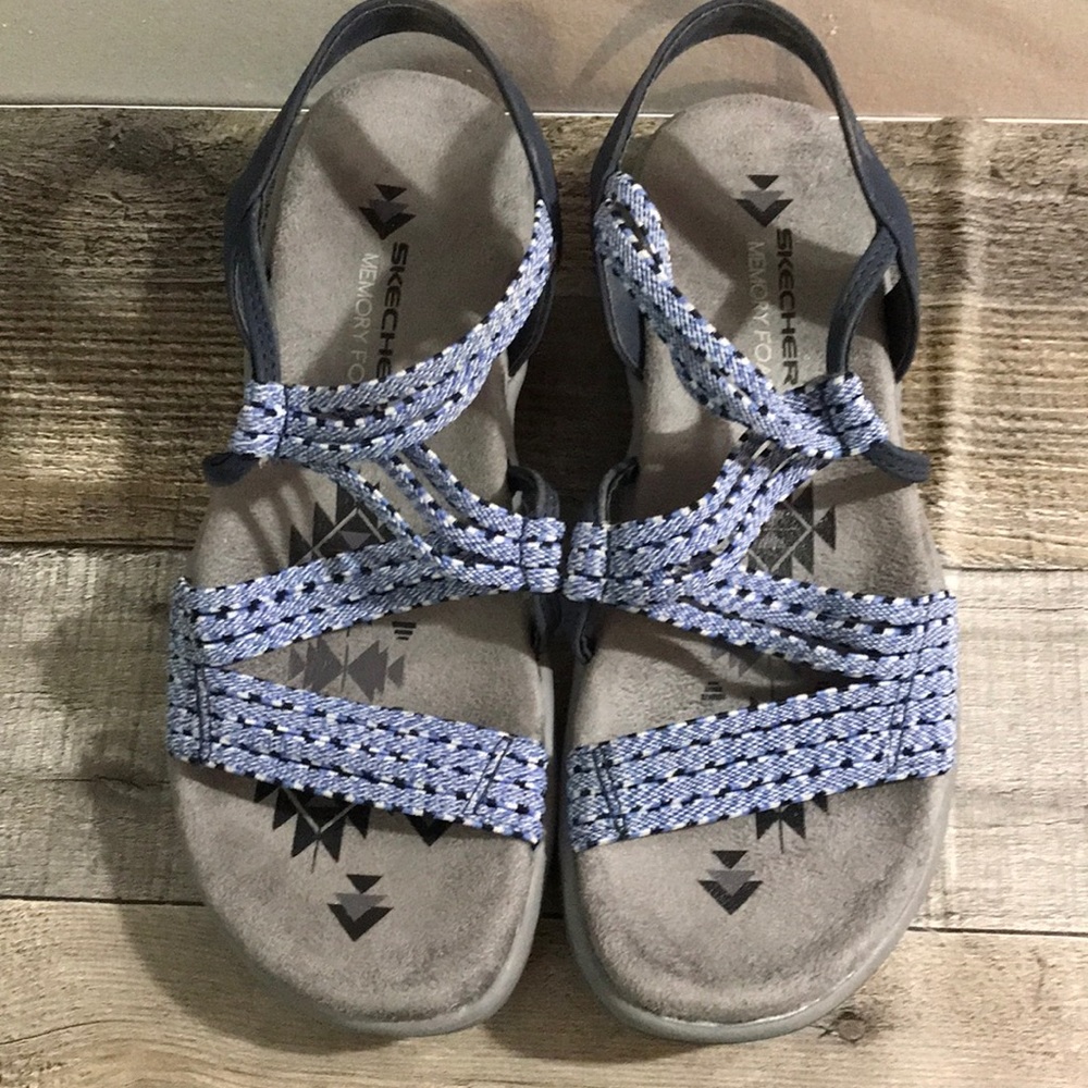 Women’s Skechers reggae stretch straps size 6